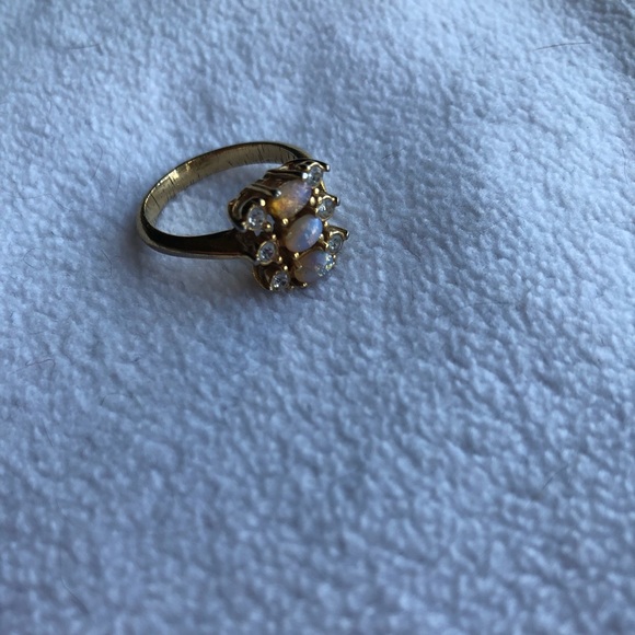 Avon vintage opal ring - Picture 3 of 3